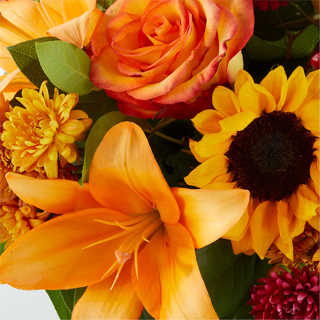 Grateful Centerpiece –  Flowers By Monica Kelly, Sebastian FL